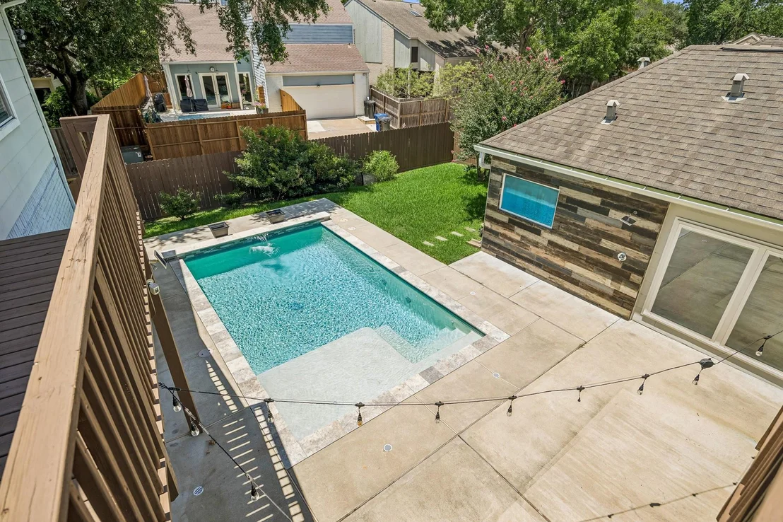 Photo of 922 Crossroads Drive