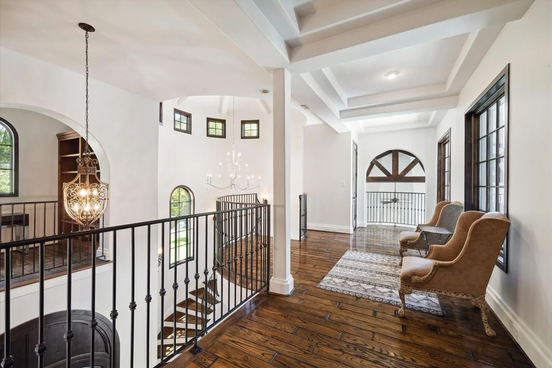 Photo of 5556 Lynbrook Drive
