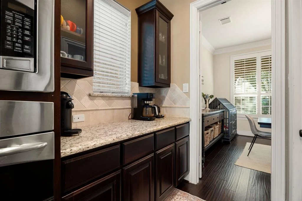 Photo of 27422 Gladway Manor Drive