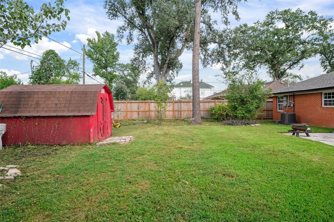 Photo of 2302 Hewitt Drive