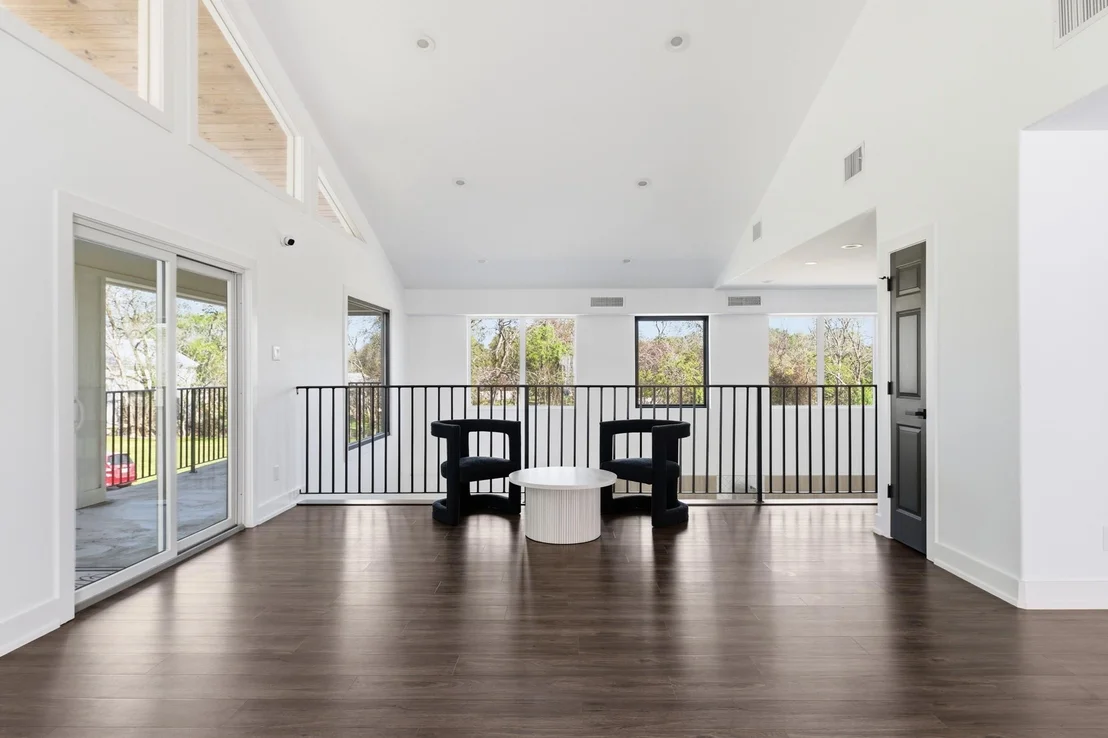 Photo of 1905 Dowling Drive