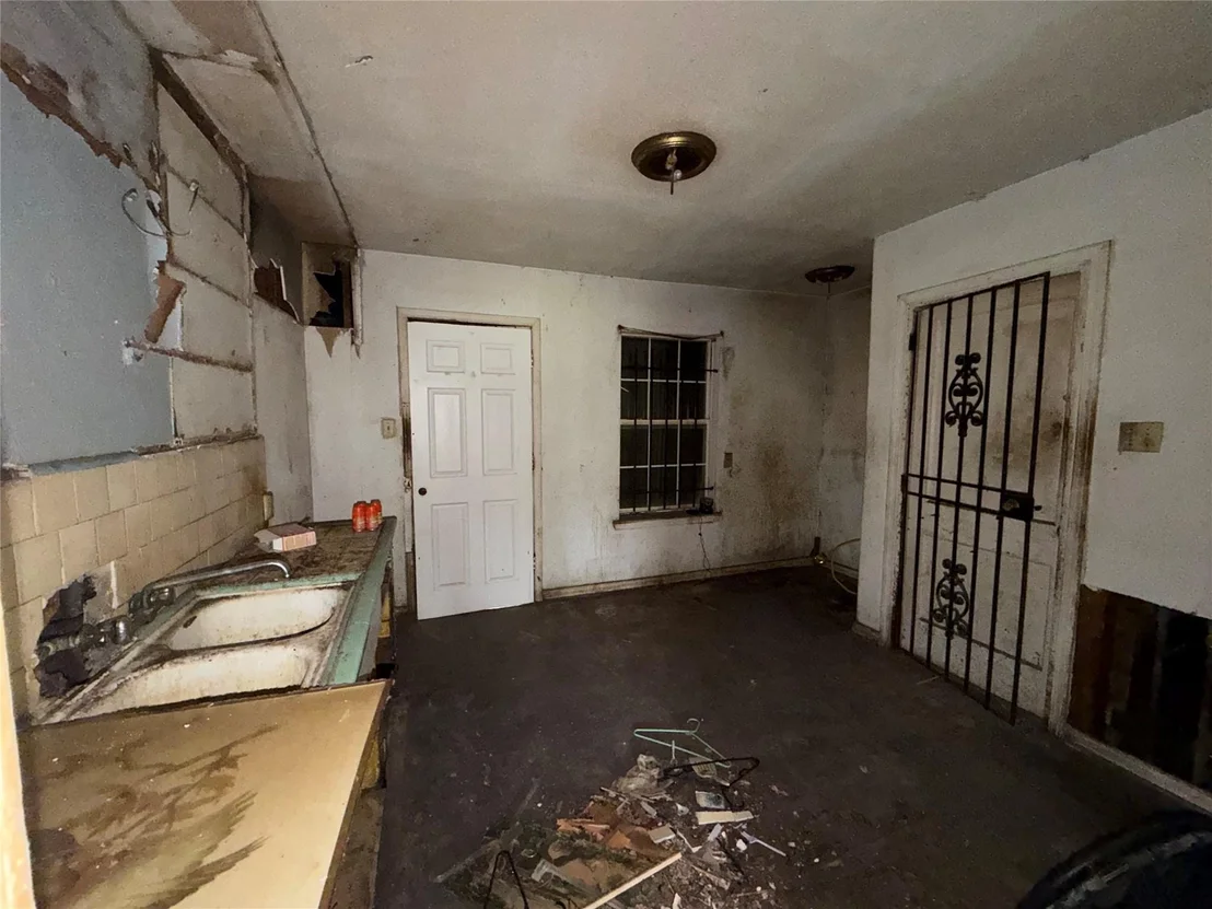 Photo of 6602 Sidney Street