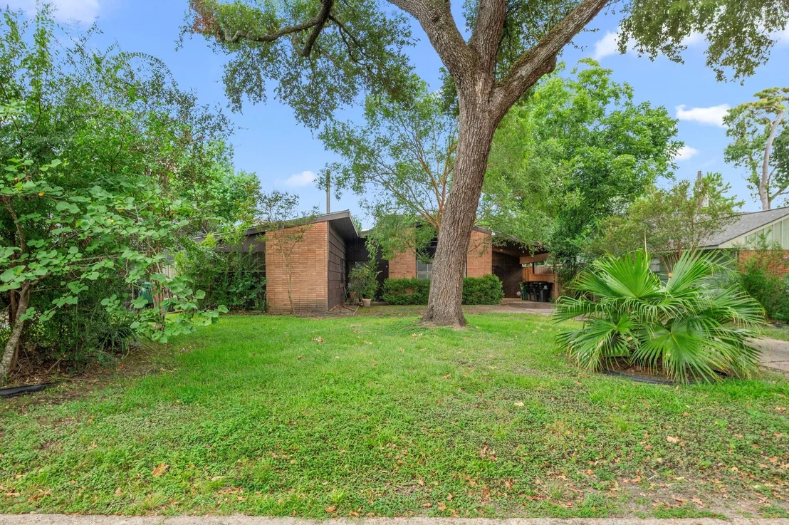 Photo of 7511 Dearborn Street