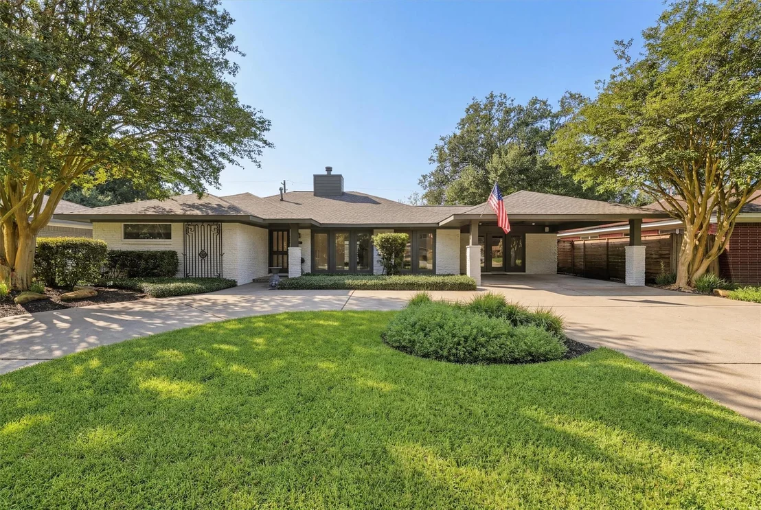 Photo of 4517 Willowbend Boulevard