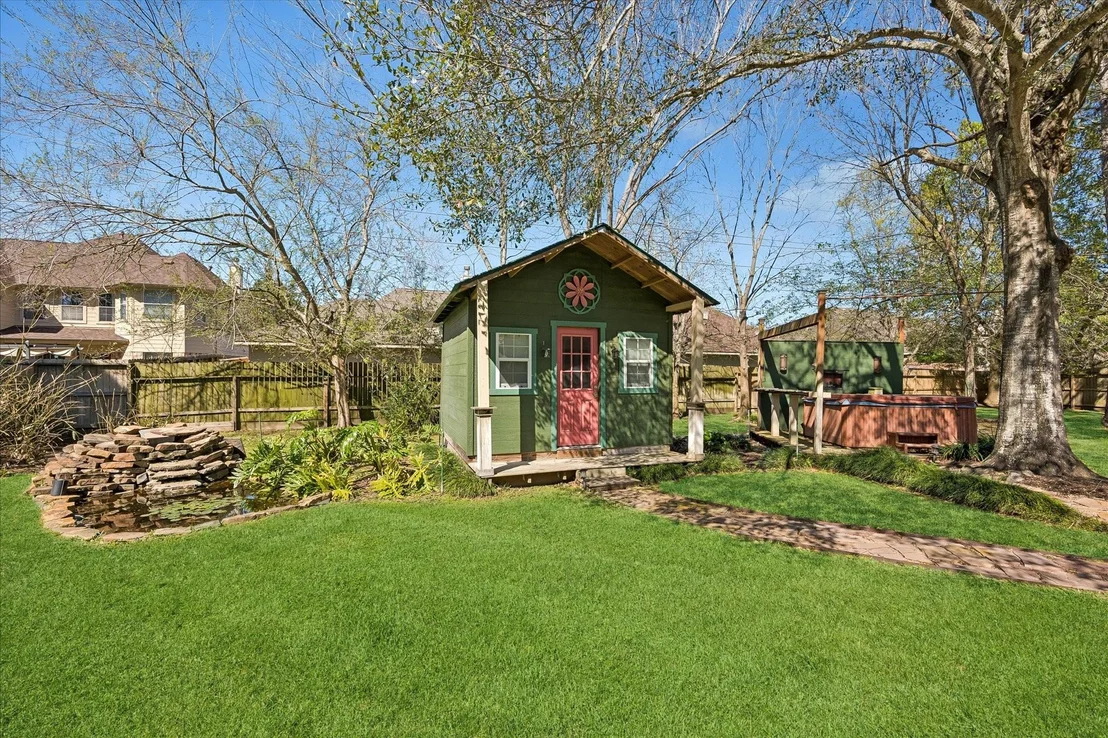 Photo of 1835 Raintree Circle