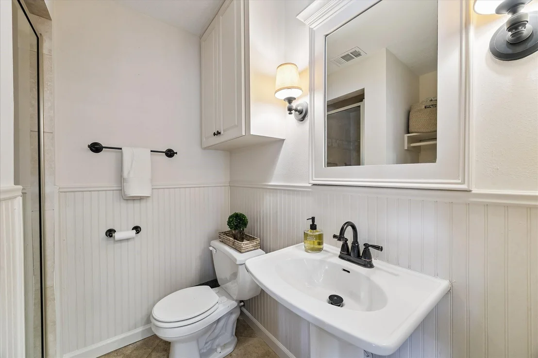 Photo of 6143 Chevy Chase Drive
