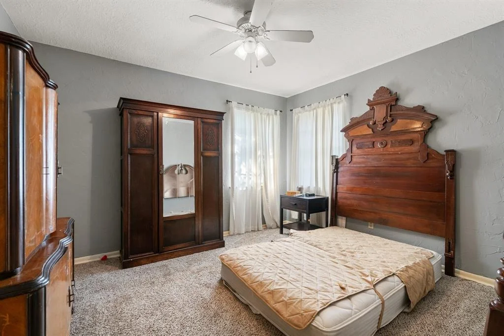 Photo of 323 Laura Lane