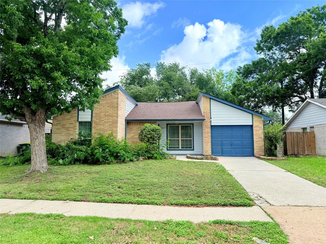Photo of 2807 N Brompton Drive