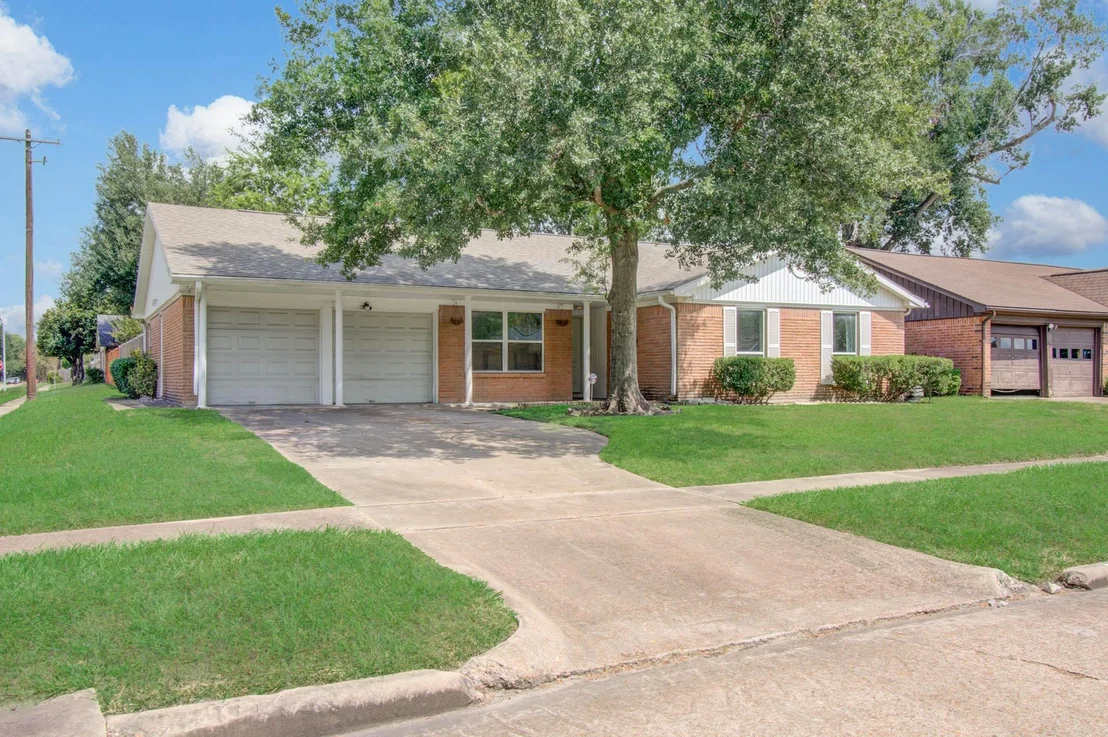 Photo of 8530 Rowan Lane