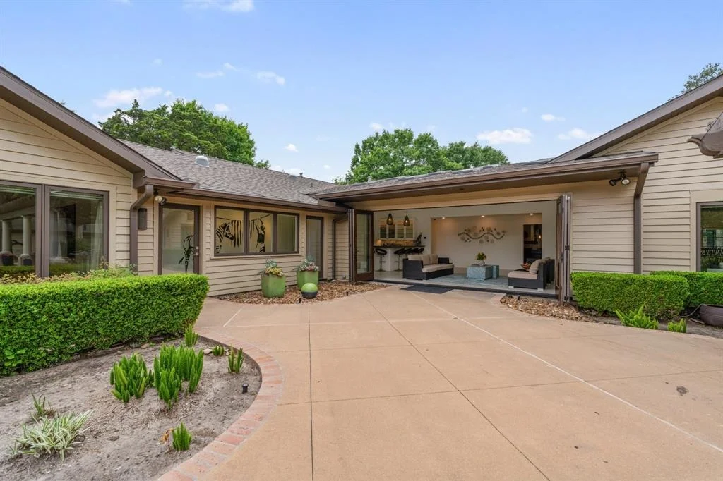 Photo of 12 E Rivercrest Drive