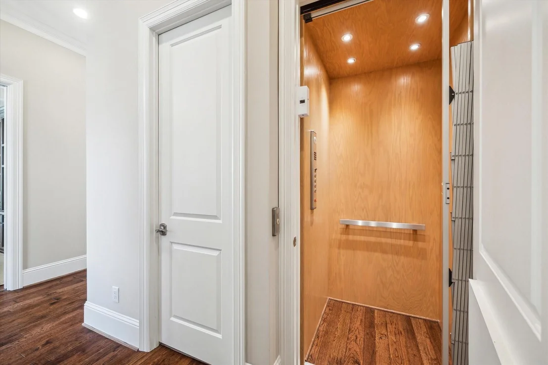 Photo of 1523 Cunningham Parc Lane