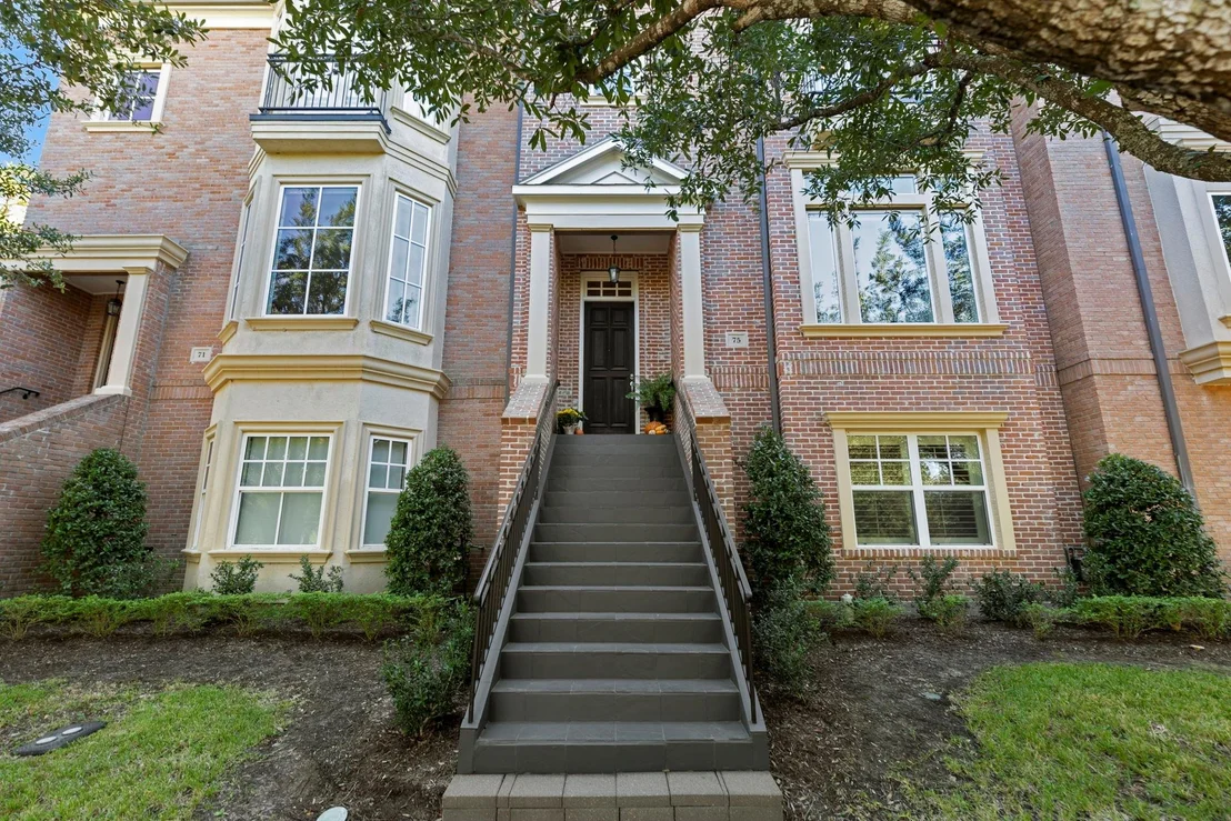Photo of 75 Colonial Row Drive