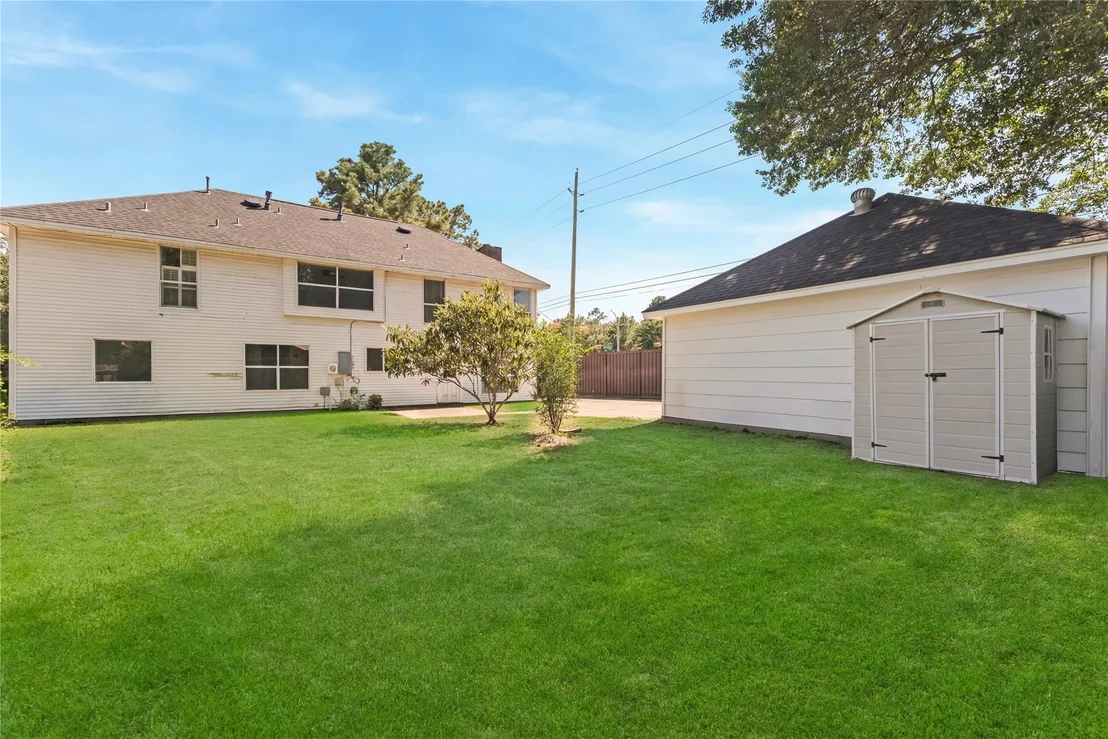 Photo of 18318 Oakhampton Drive