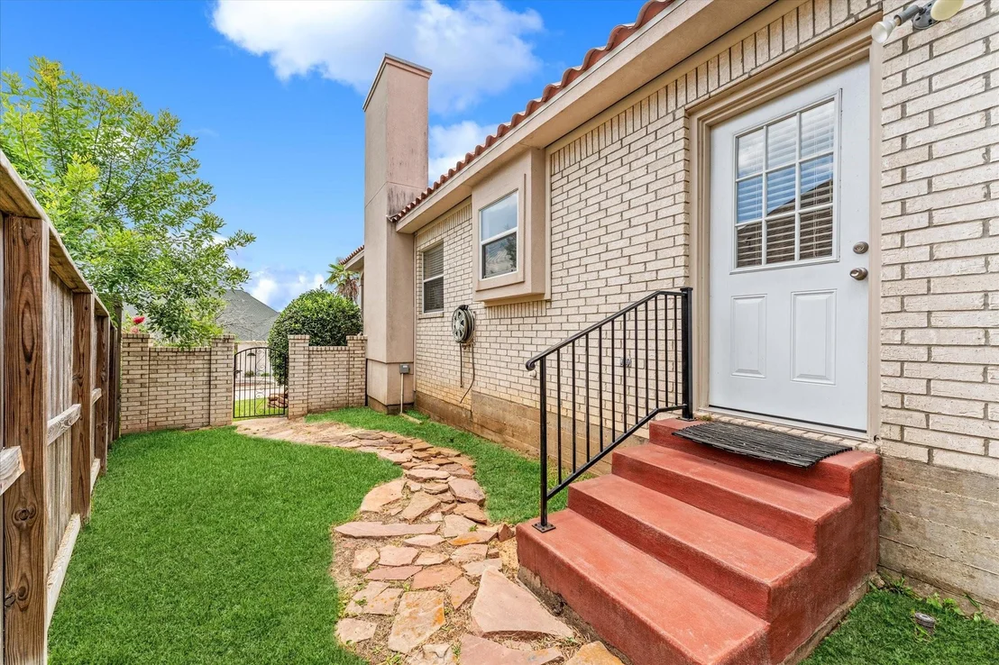 Photo of 3833 Windswept Drive