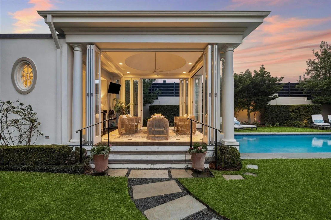 Photo of 20 Sunset Boulevard