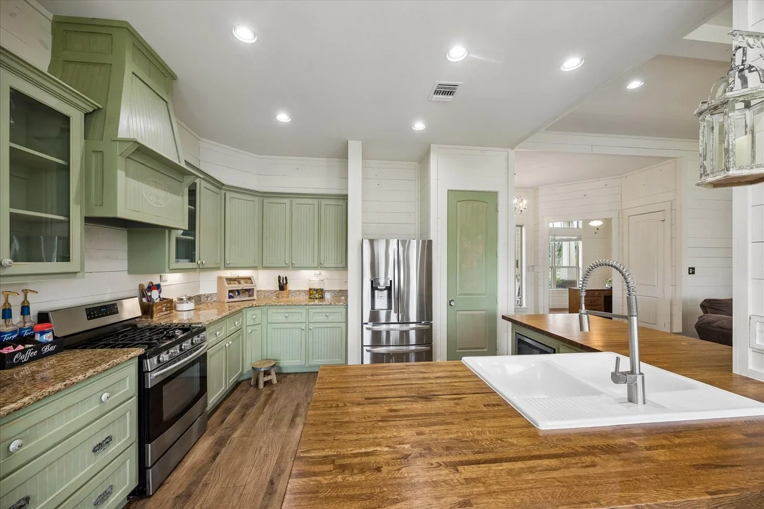Photo of 2135 Blue Jay Way