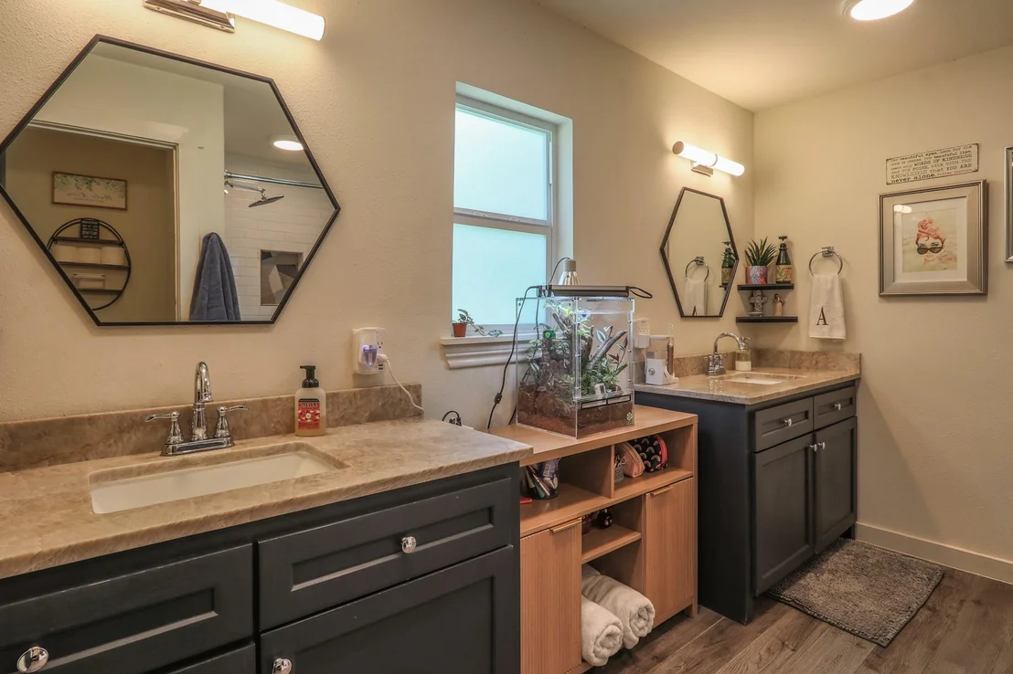 Photo of 2575 Cliff Drive