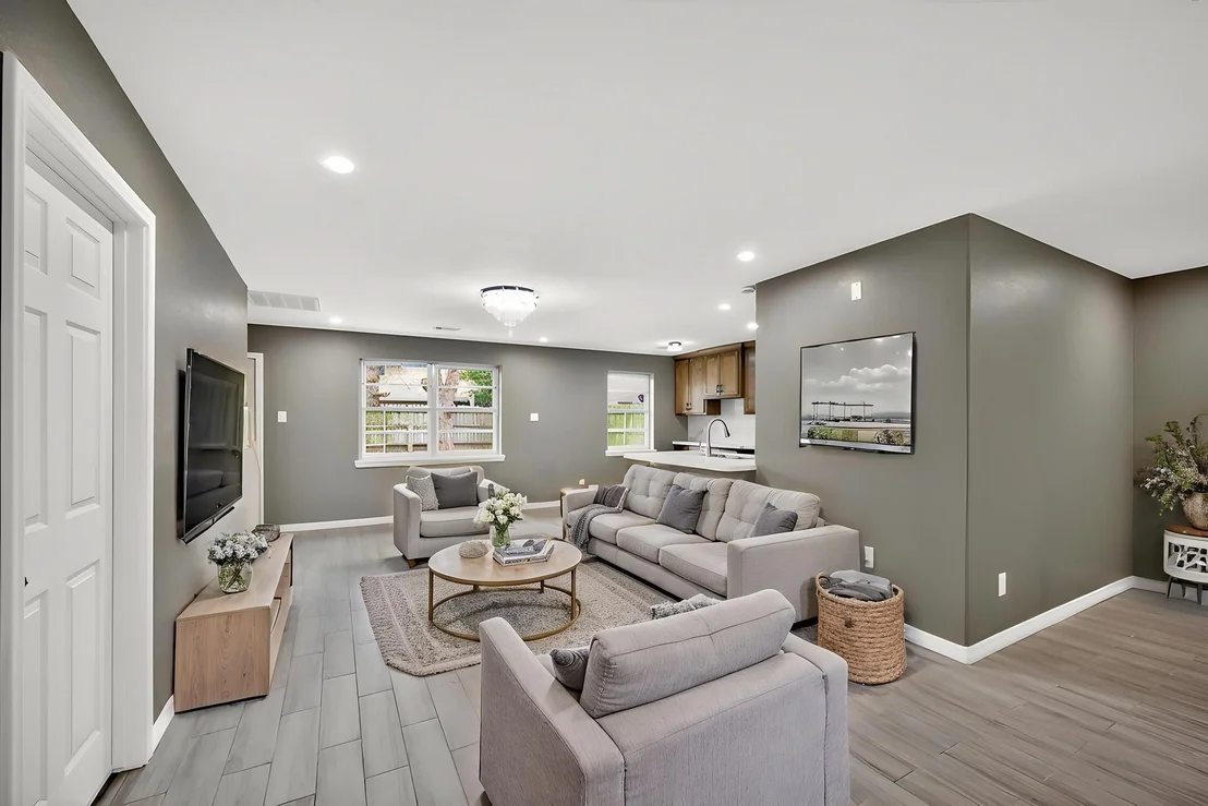 Photo of 2217 Hickory Lane