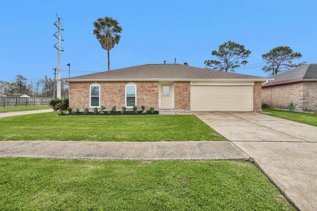 Photo of 8422 Oakhaven Road