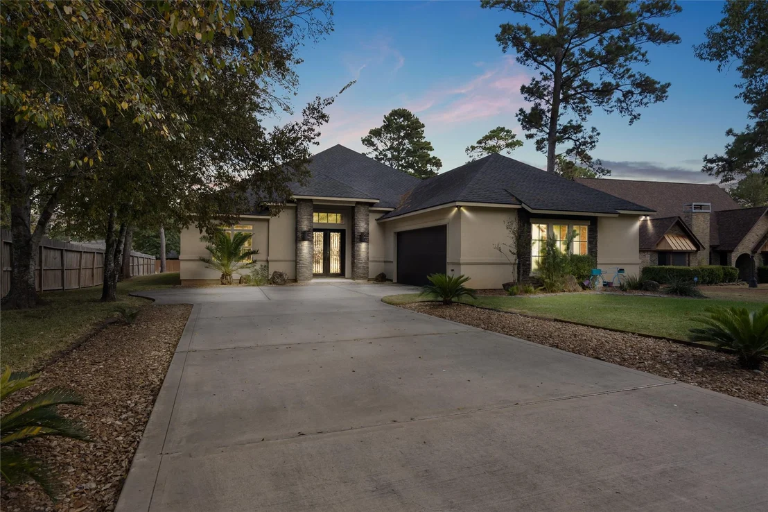 Photo of 12122 Hawthorne Drive