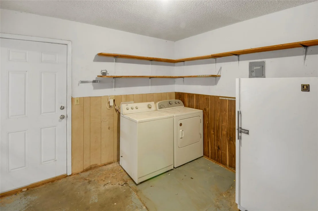 Photo of 802 Ridgelea Drive