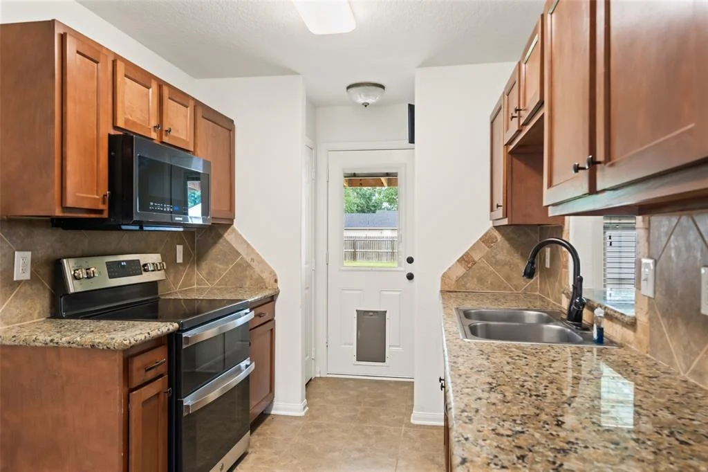 Photo of 10621 Royal Adrian