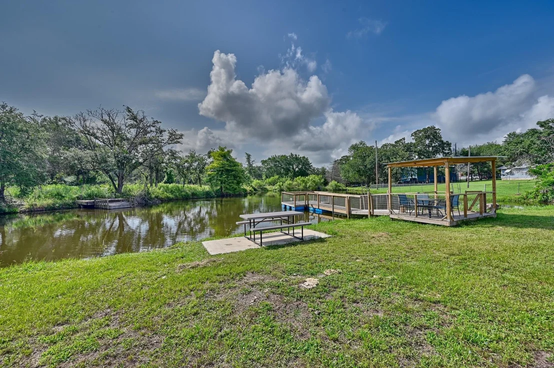 Photo of 515 Lakeview Lane