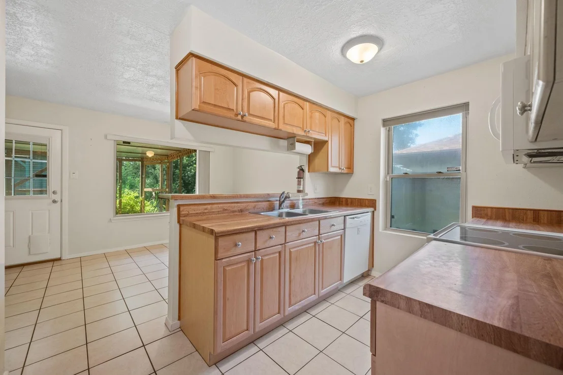 Photo of 19907 Lions Gate Drive