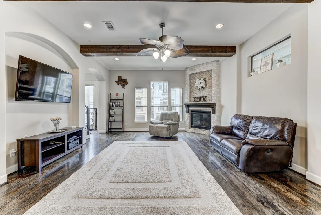 Photo of 2308 Couch Street