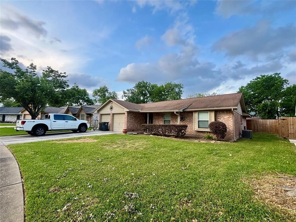 Photo of 13642 Greenridge Drive