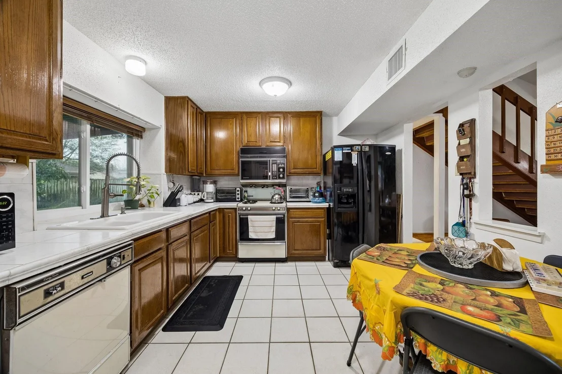 Photo of 9815 Walnut Glen Drive