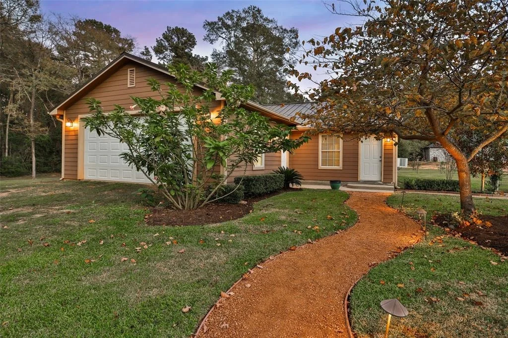 Photo of 14511 Hillside Lane