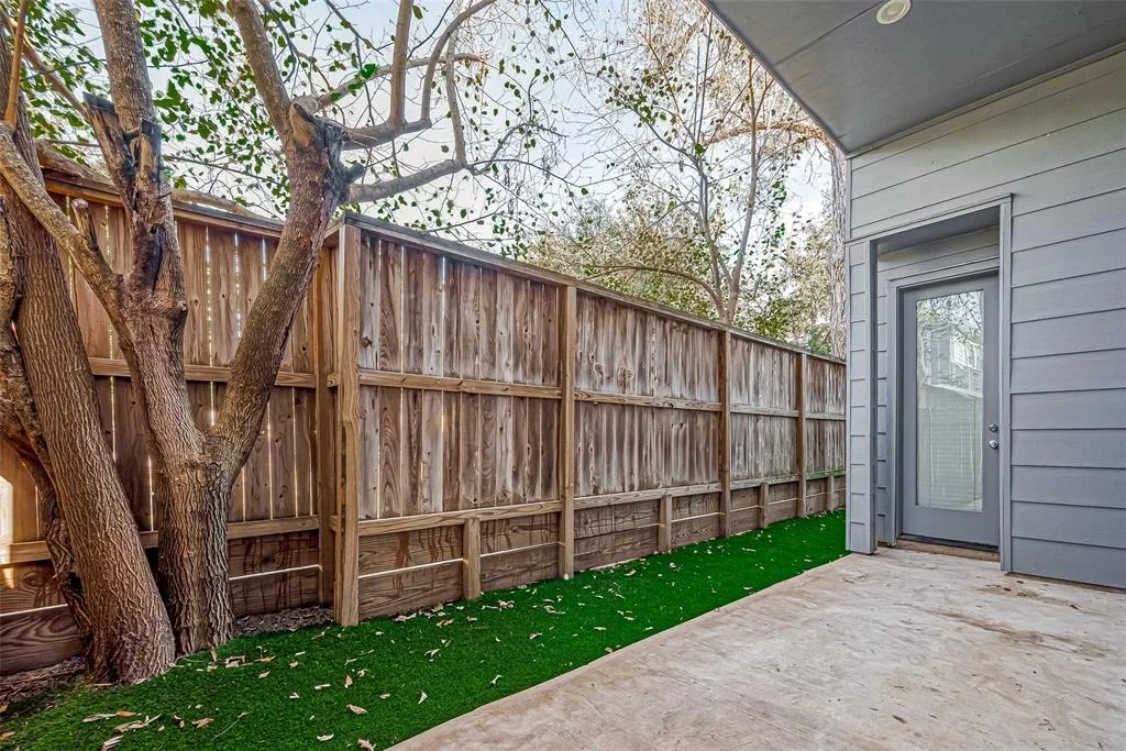 Photo of 8902 Spring Knoll Forest Drive
