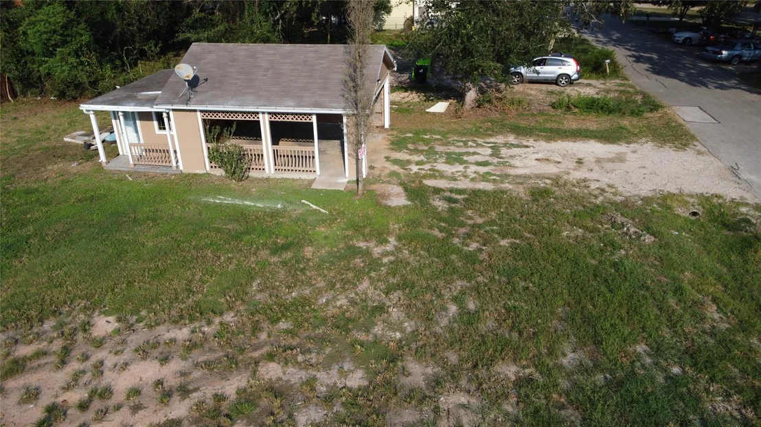 Photo of 822 Leonard Avenue