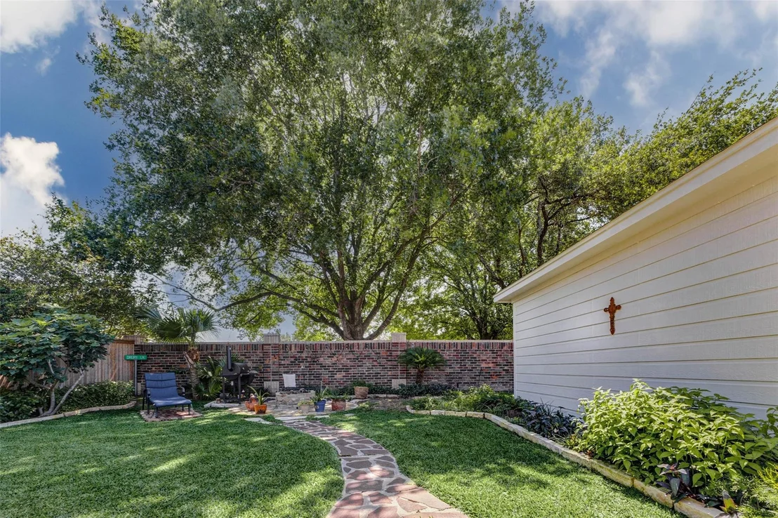 Photo of 1519 Darnley Lane