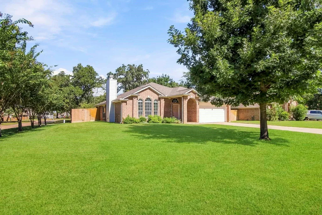 Photo of 12222 Hawthorne Drive