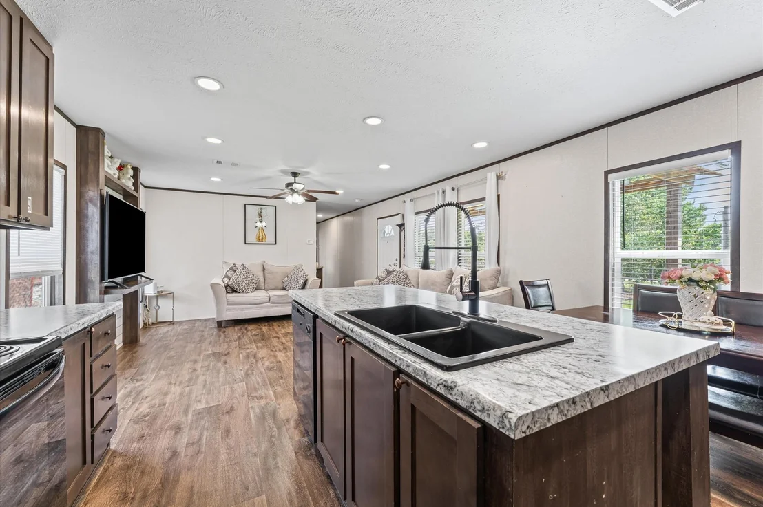 Photo of 300 County Road 3554