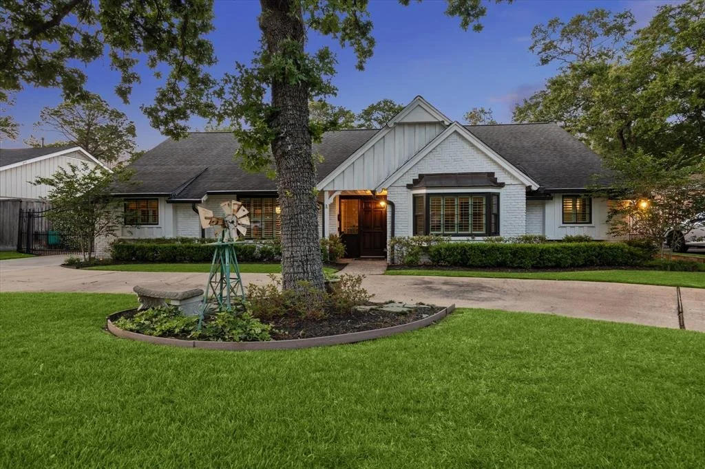 Photo of 10010 Briar Forest Drive