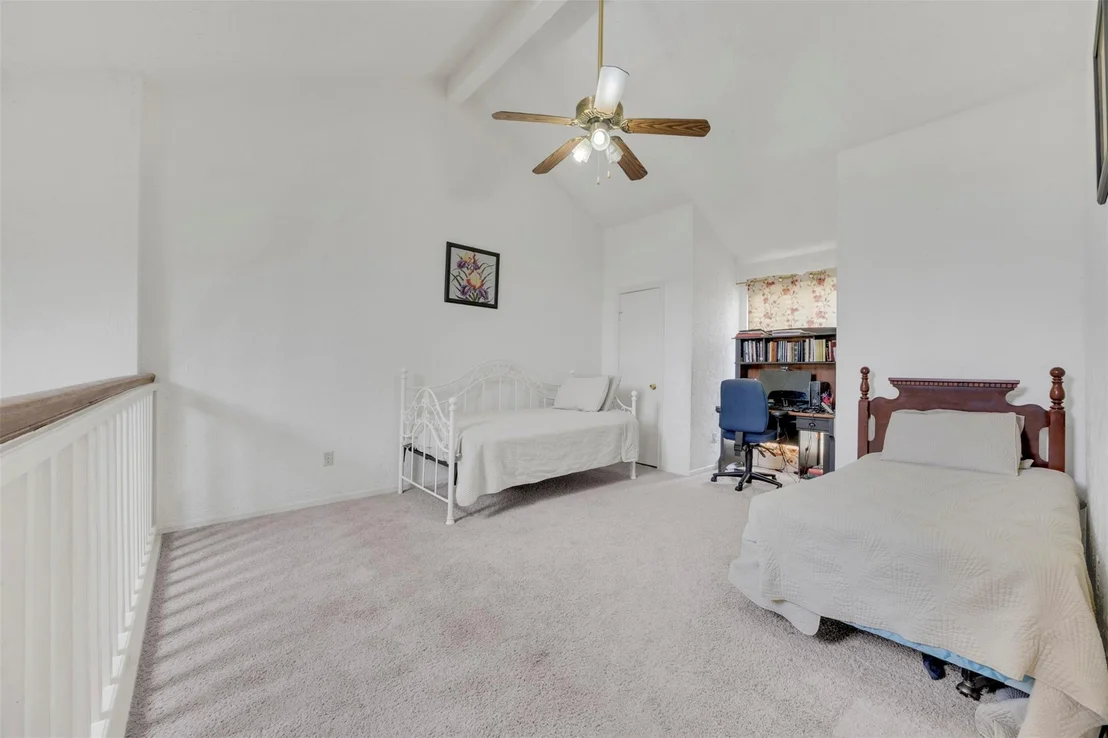 Photo of 15619 Beechnut Street