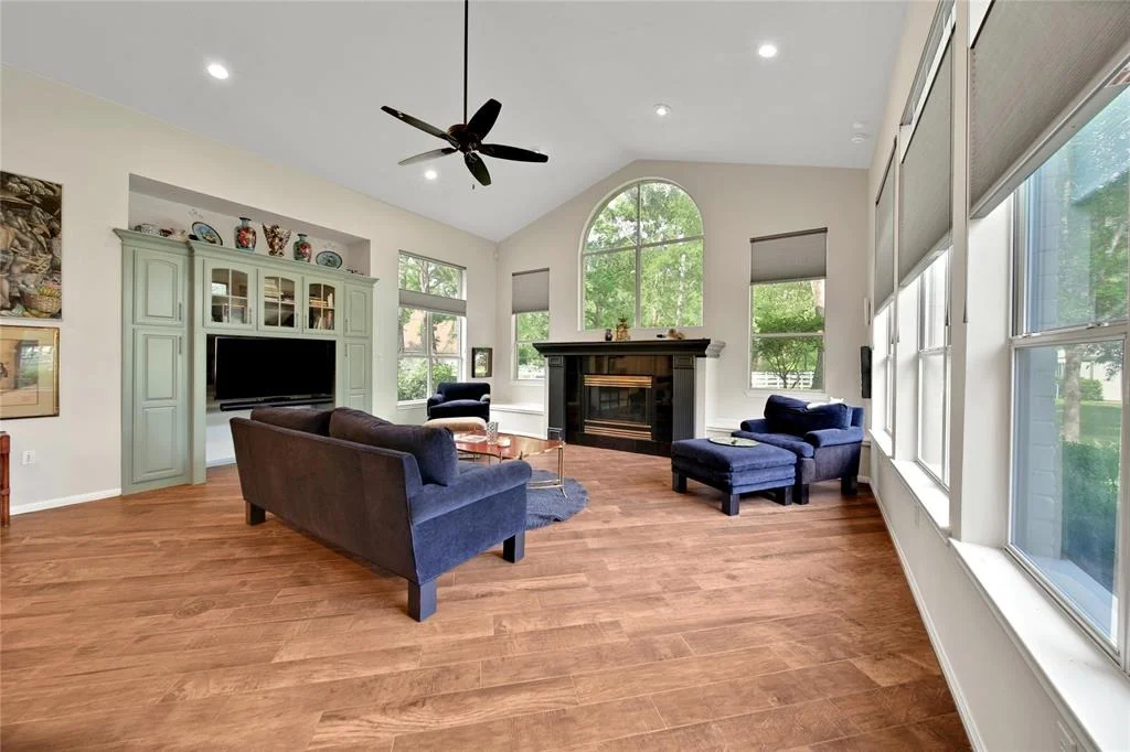 Photo of 39602 Lago Drive