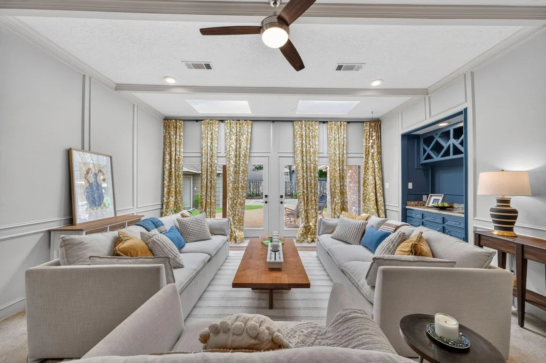 Photo of 1602 S Hearthside Drive