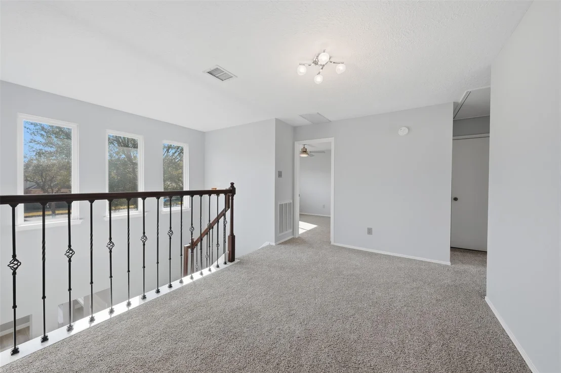 Photo of 12207 Meadow Crest Drive