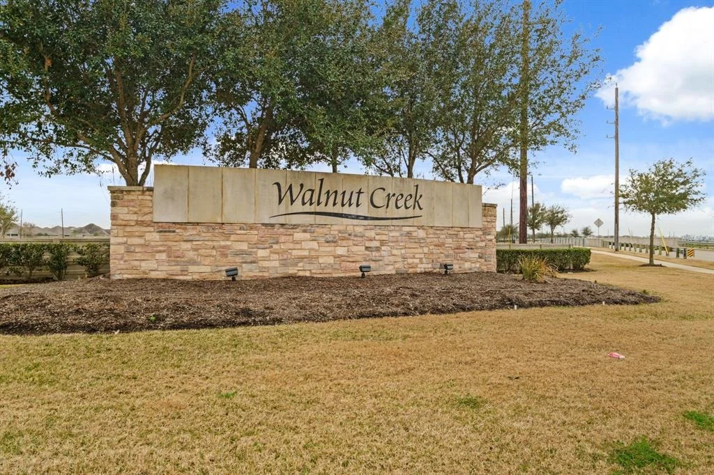 Photo of 2011 Oxley Manor Lane