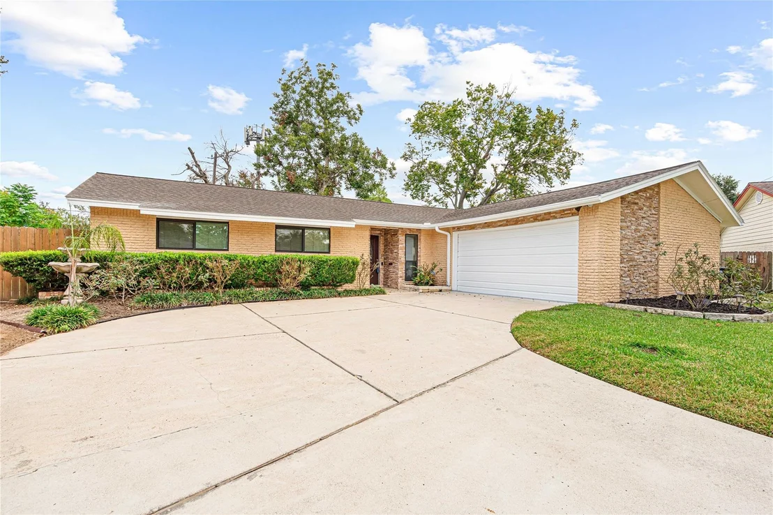 Photo of 2823 Rockarbor Drive