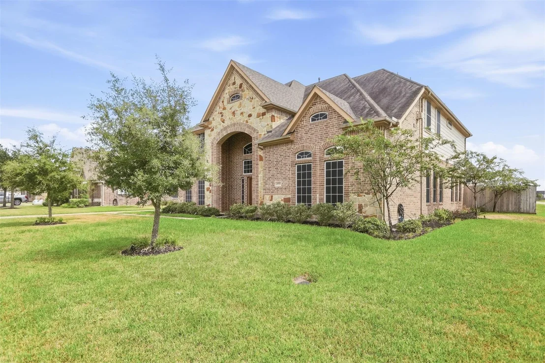 Photo of 4002 Broadmoor Drive