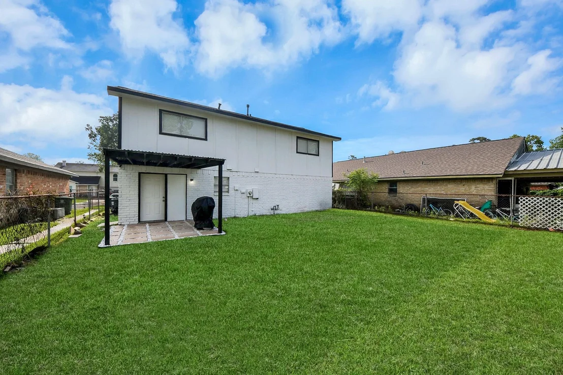 Photo of 8631 Valley Ledge Drive