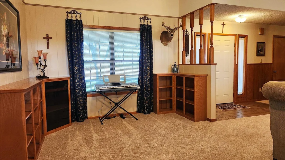 Photo of 847 Oliver Road