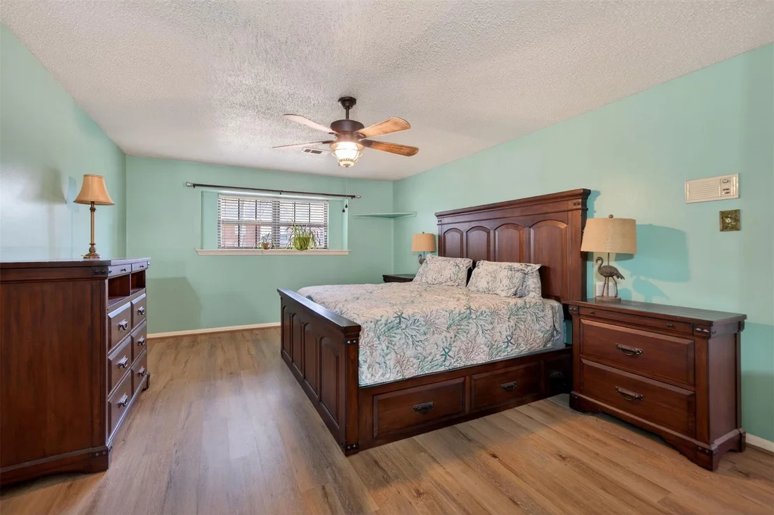 Photo of 5934 Theall Road