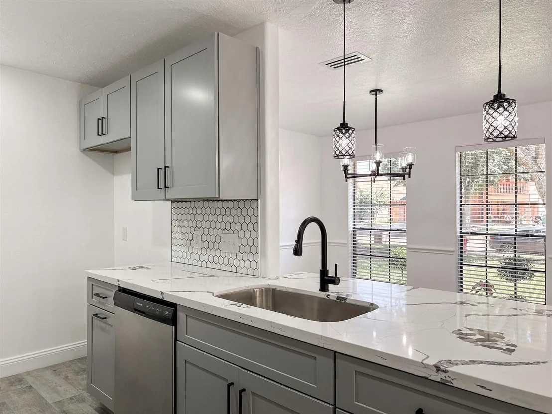 Photo of 406 Bluebird Lane