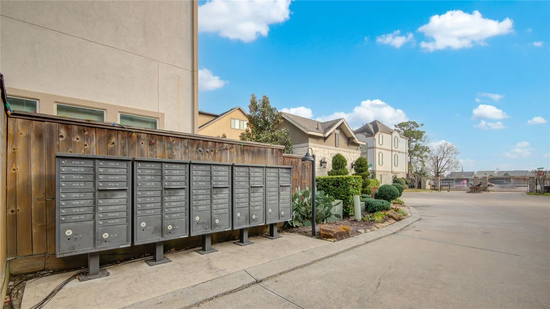 Photo of 1415 Devonshire Manor Lane